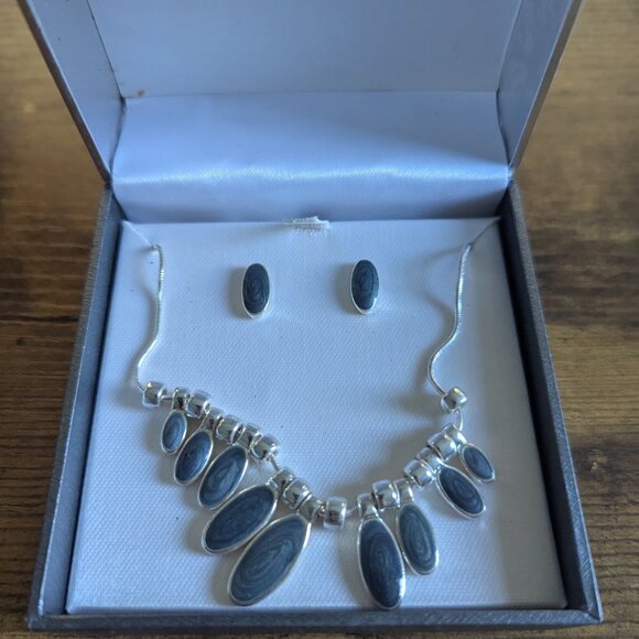 Worthington Women's Necklace & Matching Stud Earring Set, New - Picture 2 of 4